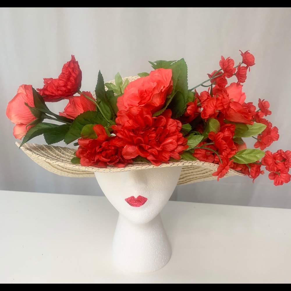 NEW !! custom designed red roses flower cream sun / Derby / Beach hat for child